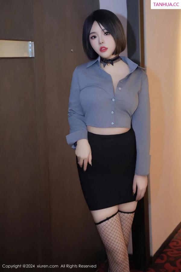   [XiuRen]高清写真图 2024.04.23 No.8435 陆萱雅 黑丝美腿第17张图片